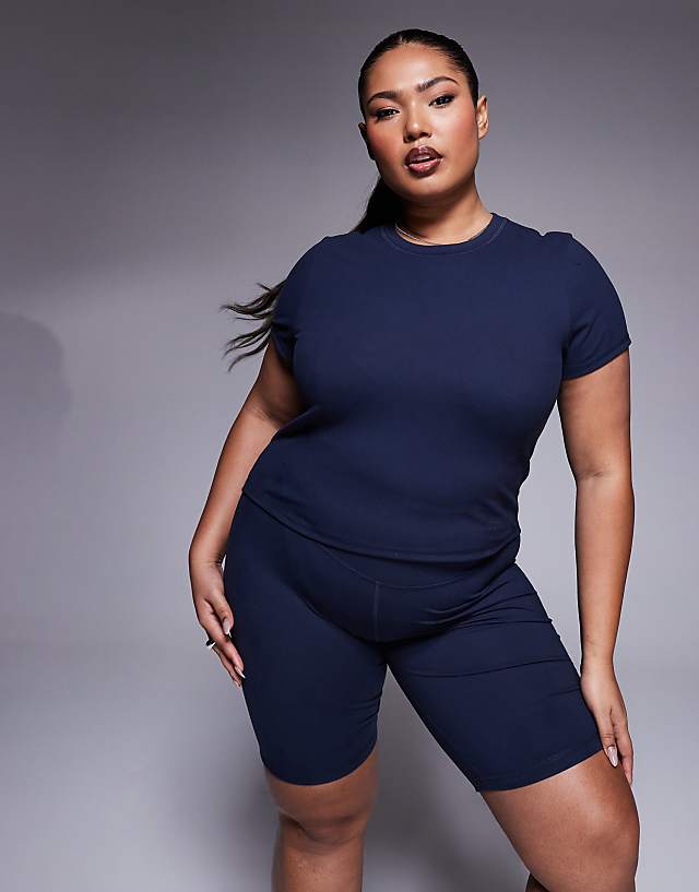 Asos 4505 Curve Icon Soft Touch Yoga Set In Midnight Navy