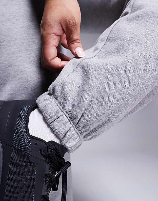 Asos 4505 Curve Quick Dry Heavyweight Training Joggers In Grey Marl