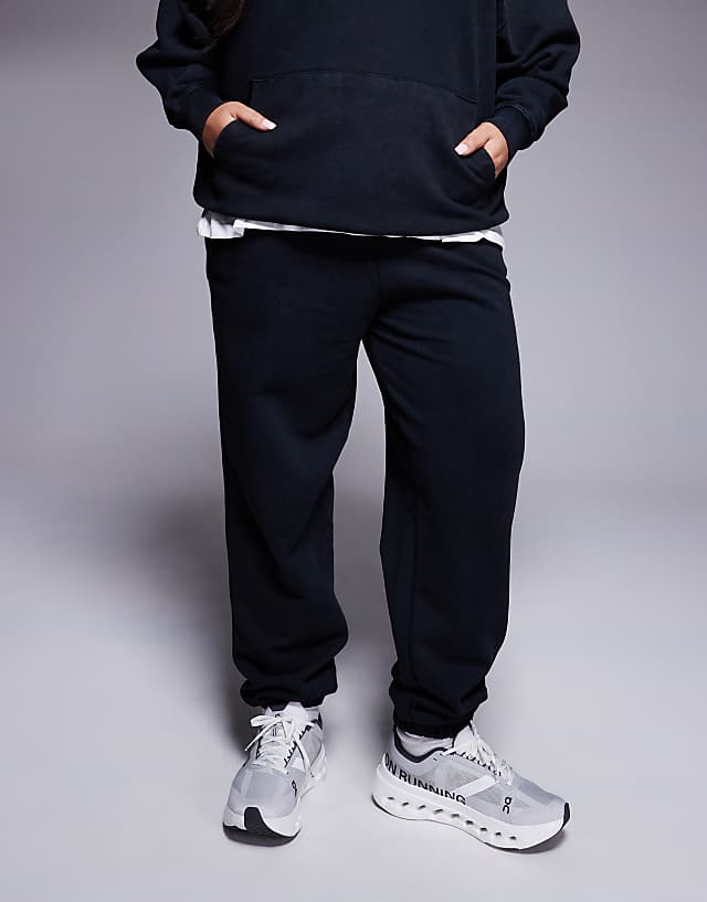 Asos 4505 Curve Quick Dry Heavyweight Training Joggers In Washed Black