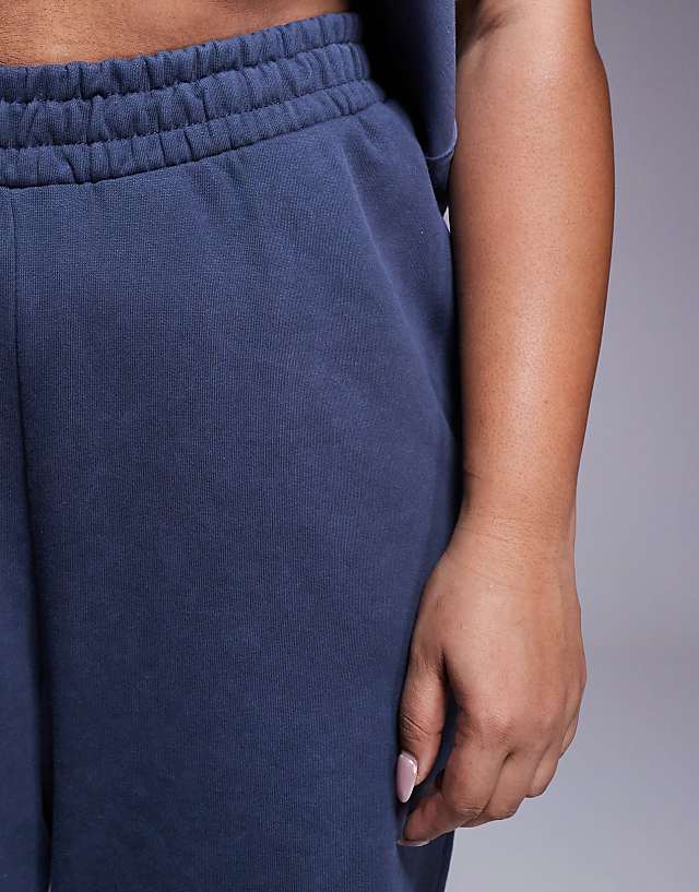 Asos 4505 Curve Quick Dry Heavyweight Training Joggers In Washed Navy