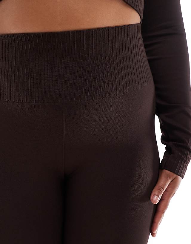 Asos 4505 Curve Seamless High Waist Gym Leggings In Chocolate