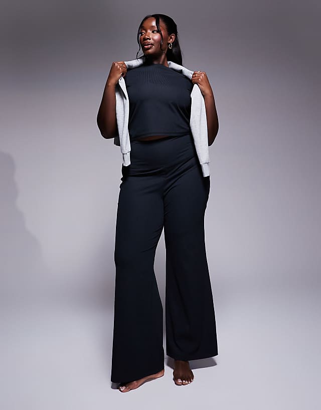 Asos 4505 Curve Soft Touch Rib Slim Kick Yoga Legging In Black