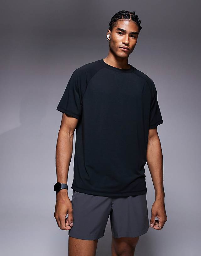 Asos 4505 Heavy Lifting Quick Dry Back Print Performance T-shirt In Black