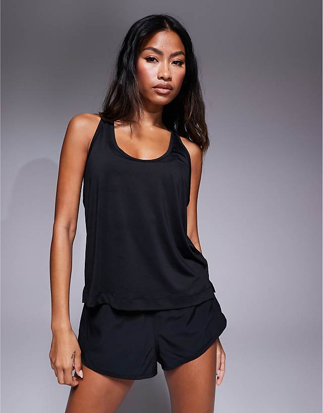 asos 4505 Icon active quick dry chuck on performance vest in black