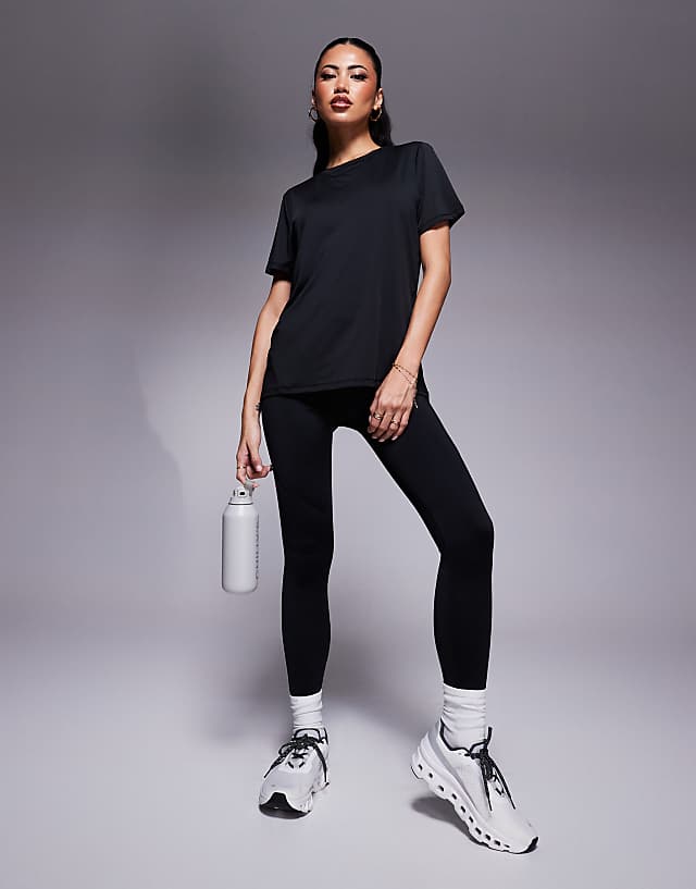 Asos 4505 Icon Active Quick Dry Performance T-shirt In Black