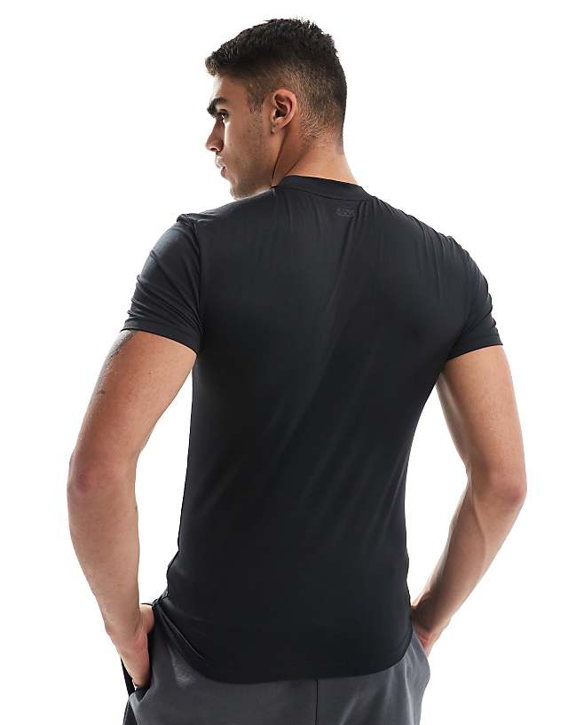 Asos 4505 Icon Muscle Fit Training T-shirt In Black