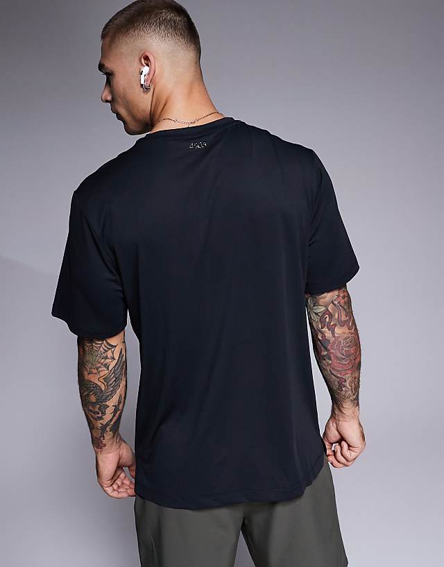 Asos 4505 Icon Quick Dry Mesh Training T-shirt In Black