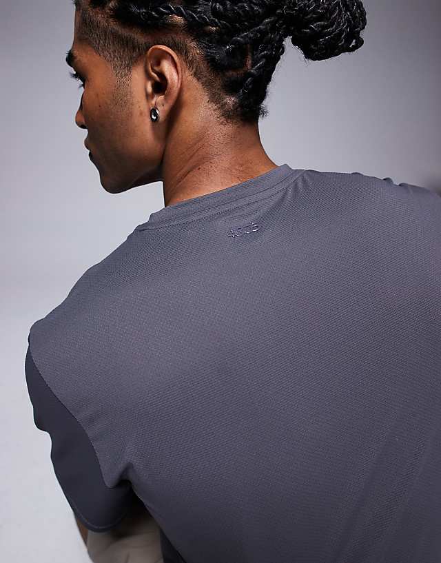 Asos 4505 Icon Quick Dry Mesh Training T-shirt In Graphite