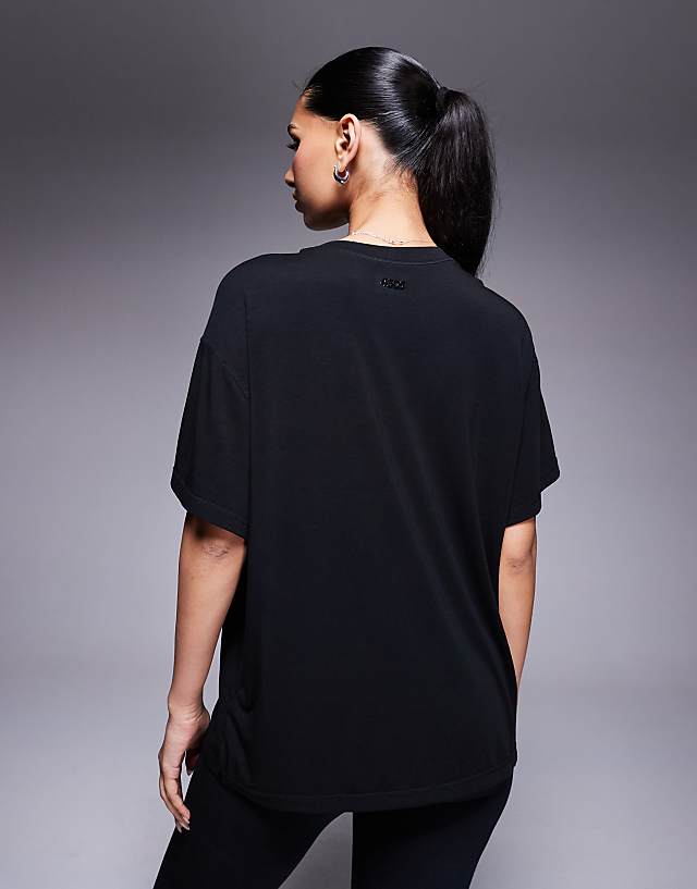 Asos 4505 Icon Quick Dry Performance Oversized T-shirt In Black