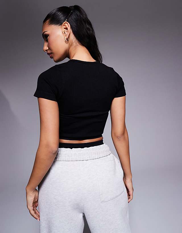 Asos 4505 Icon Seamless Rib Performance T-shirt In Black