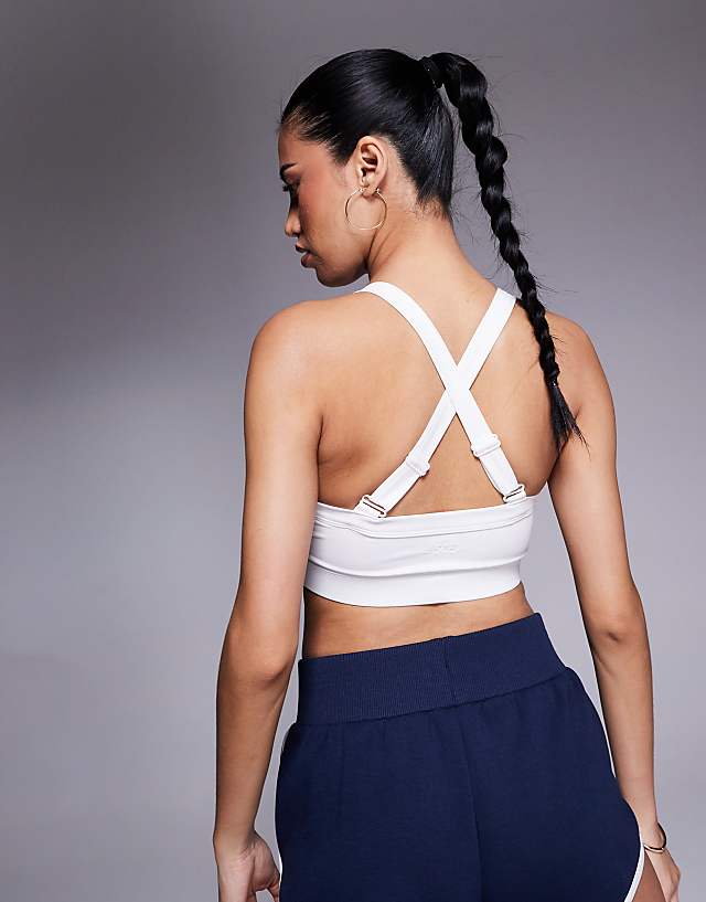 Asos 4505 Icon Soft Touch Medium Support Soft Touch Square Neck Sports Bra In White