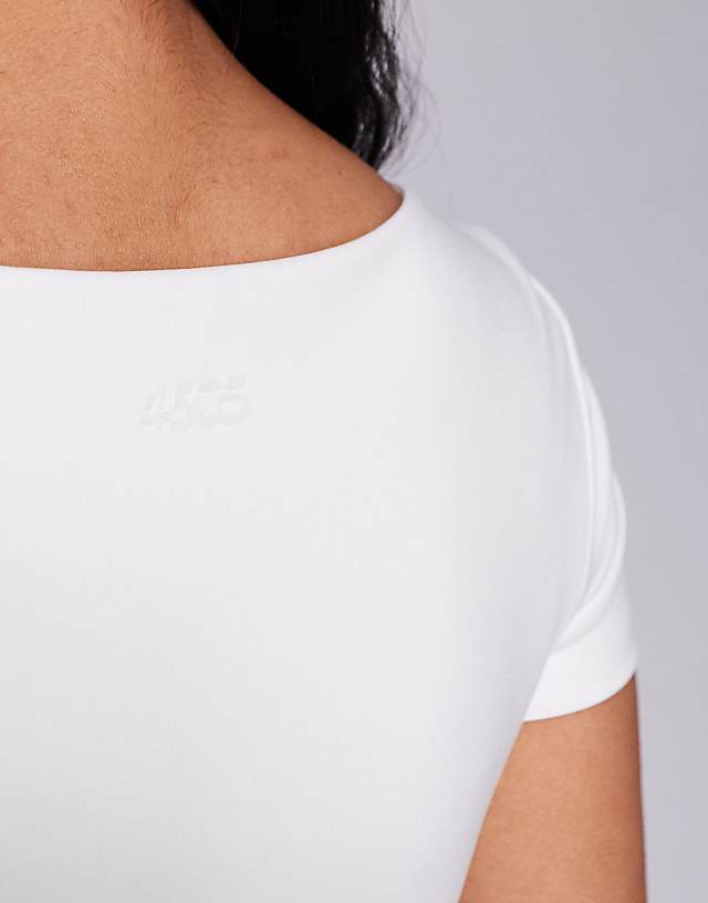 Asos 4505 Icon Soft Touch V Neck Performance Baby T-shirt In White