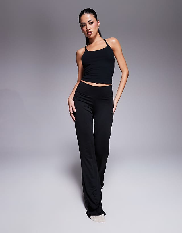Asos 4505 Icon Soft Touch Yoga Cami With Inner Bra And Adjustable Straps In Black