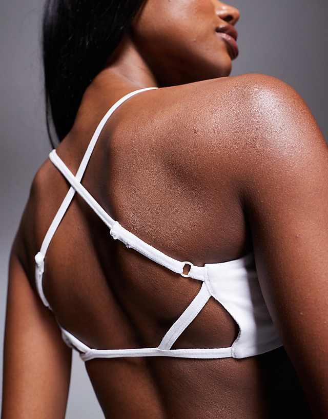Asos 4505 Light Support Ruched Front Strap Back Sports Bra In White
