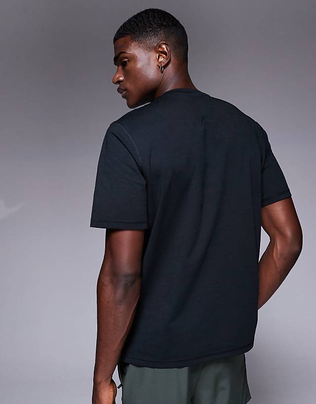 Asos 4505 Performance Quick Dry Straight Fit Training T-shirt In Black