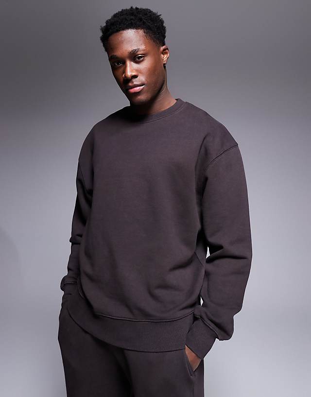Asos 4505 Quick Dry Heavyweight Oversized Training Sweatshirt In Washed Brown