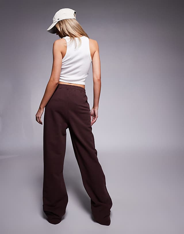 Asos 4505 Quick Dry Heavyweight Wide Leg Training Jogger In Washed Brown
