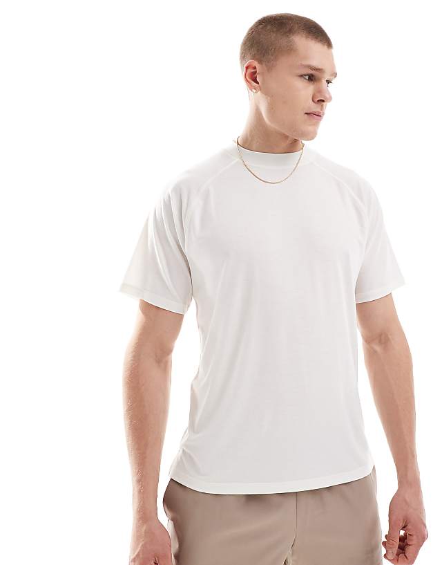 Asos 4505 Quick Dry Performance Jersey Training Back Print T-shirt In Off White