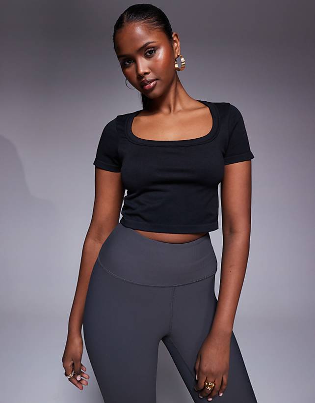 asos 4505 seamless active short sleeve T-shirt in black