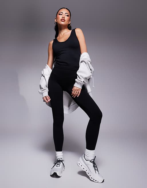 Asos 4505 Seamless V Neck Vest With Inner Bra In Black