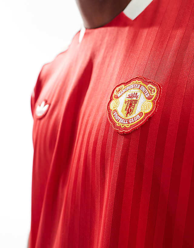 Asos Adidas Football Manchester United Icons T-shirt In Red