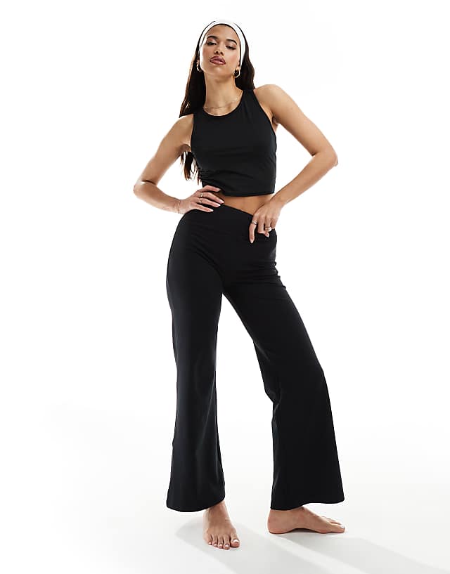 Asos 4505 Icon Slightly Cropped Vest Top In Black