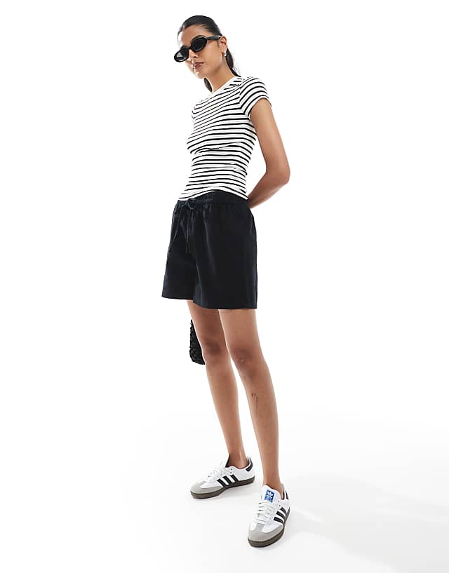 Asos ASOS DESIGN Linen Look Pull On Short In Black