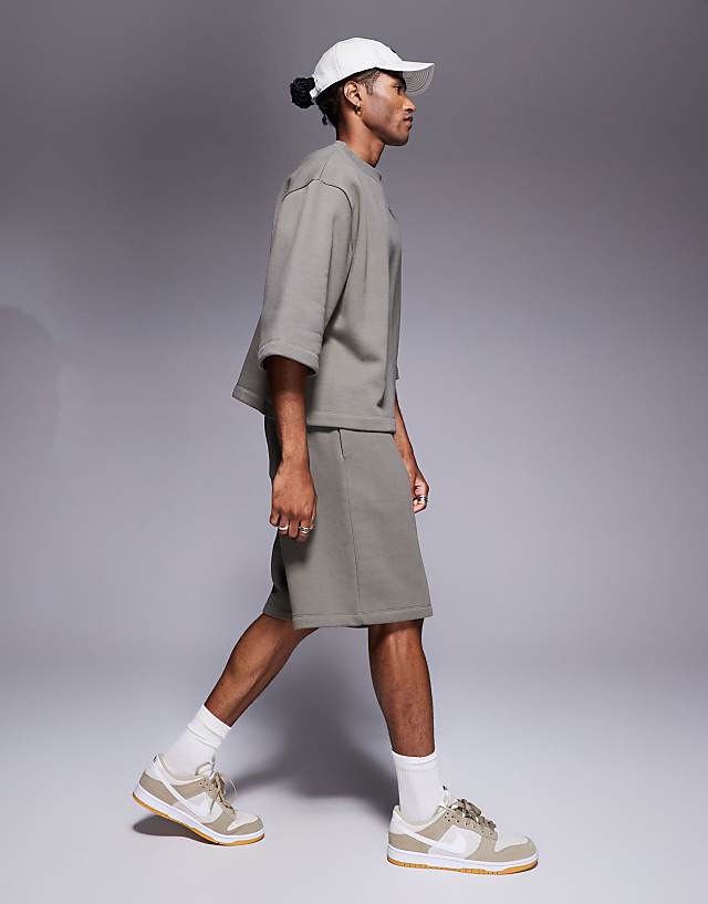 Asos ASOS DESIGN Longer Length Short In Khaki
