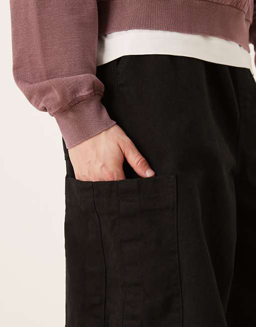 Asos ASOS DESIGN Oversized Baggy Cargos In Black