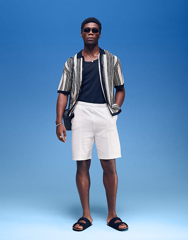 Asos ASOS DESIGN Slim Pique Short In Off White