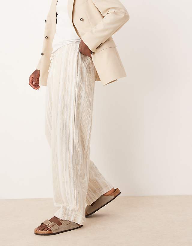 Asos ASOS DESIGN Super Baggy With Stripes In Beige