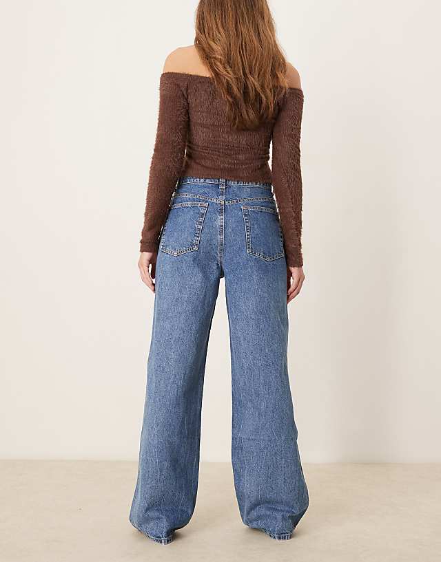 Asos ASOS DESIGN Wide Leg Dad Jeans In Mid Blue