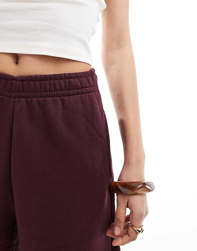 Asos Bershka Longline Sweatshshorts In Burgundy