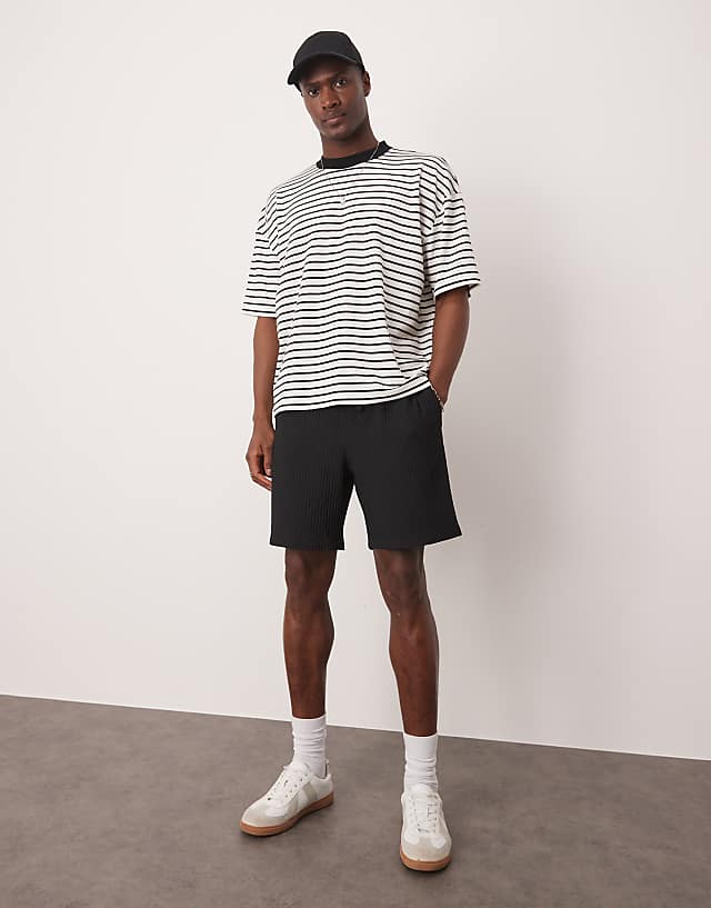 Asos ASOS DESIGN Boxy Oversized T-shirt In Black And White Ribbed Striped