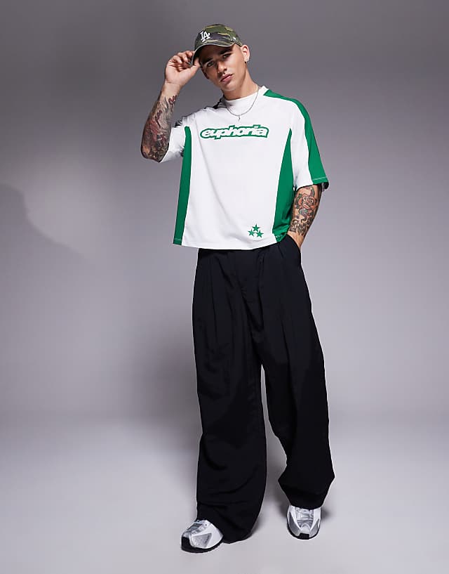 Asos ASOS DESIGN Boxy Oversized T-shirt With Panelling And Text Graphic In White Sports Fabric