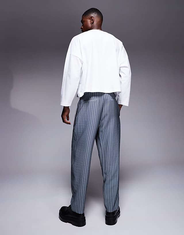 Asos ASOS DESIGN Carrot Fit Smart Trousers In Grey Pinstripe