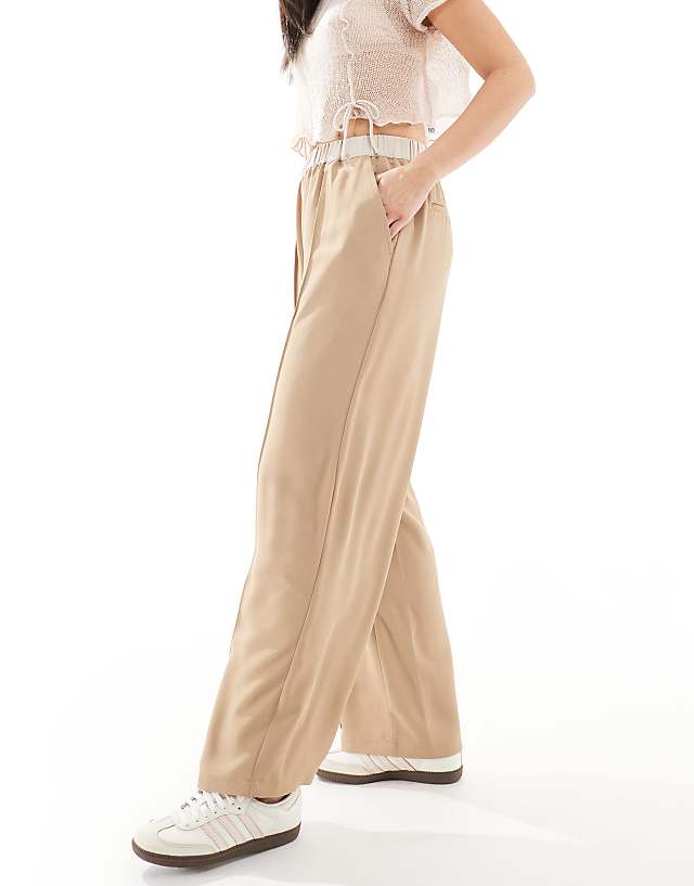 Asos ASOS DESIGN Cropped Pull On Trousers With Contrast Waist In Camel