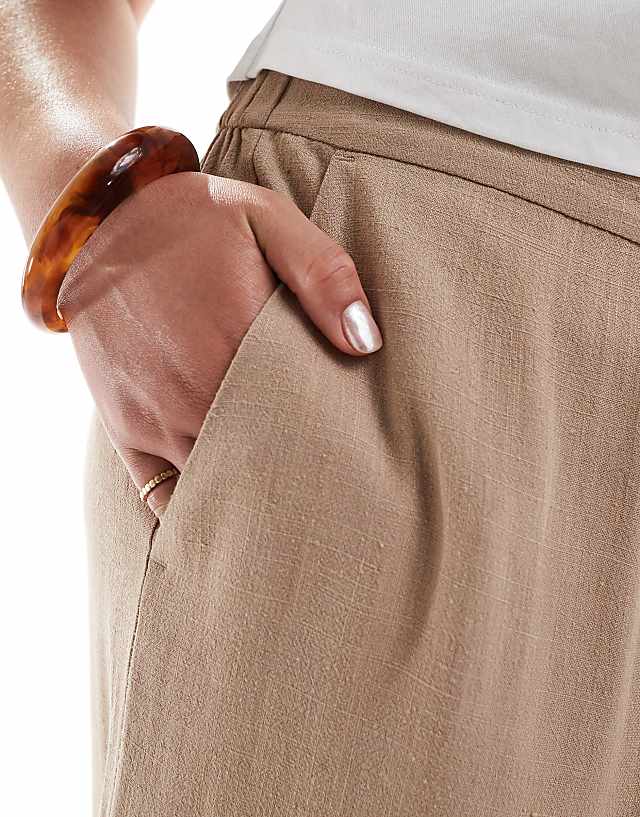 Asos ASOS DESIGN Curve Relaxed Straight Leg Trousers With Linen In Mocha