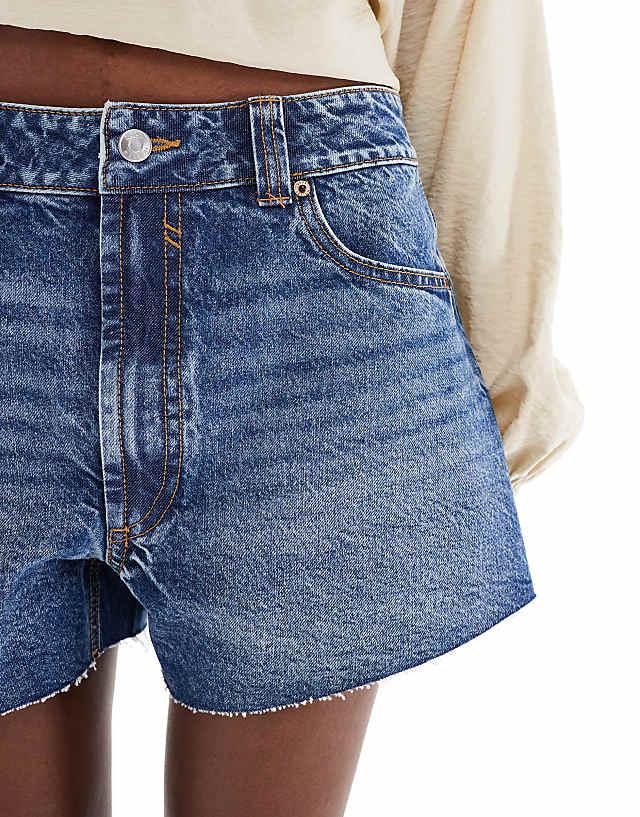 Asos ASOS DESIGN Denim Relaxed Short In Midwash Blue