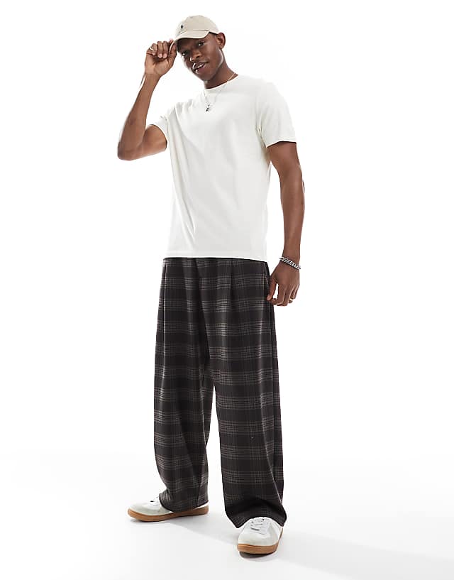 Asos ASOS DESIGN Essential Crew Neck T-shirt In Cream