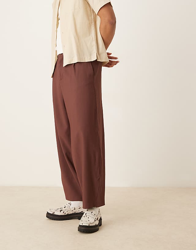 Asos ASOS DESIGN Extreme Tapered Smart Trousers In Brown