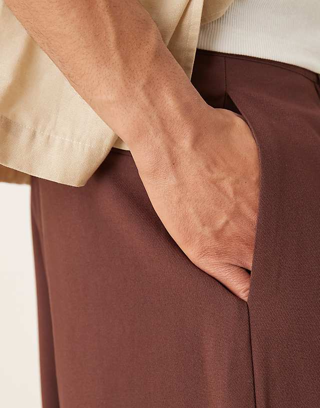 Asos ASOS DESIGN Extreme Tapered Smart Trousers In Brown