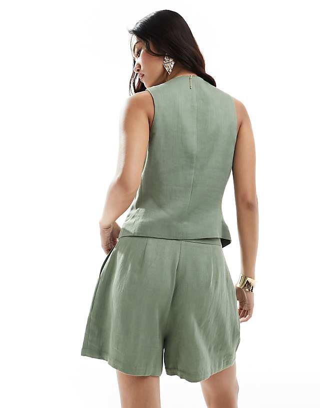 Asos ASOS DESIGN High Waist Seam Detail Shorts With Linen In Khaki