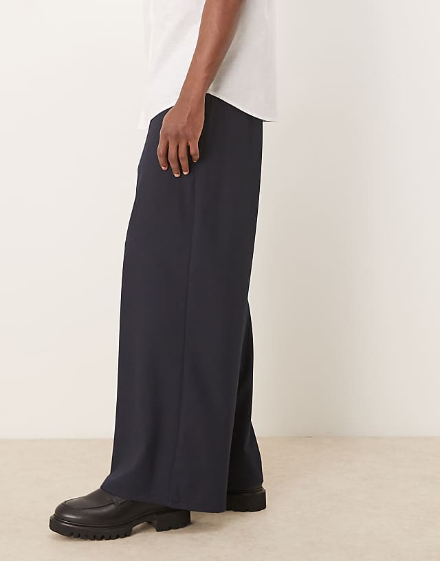 Asos ASOS DESIGN Horseshoe Fit Smart Trousers In Seersucker In Navy