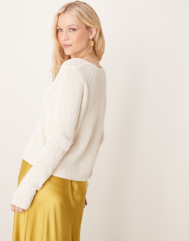 Asos ASOS DESIGN Knitted Hook And Eye Split Front Cardigan In Textured Yarn In Cream