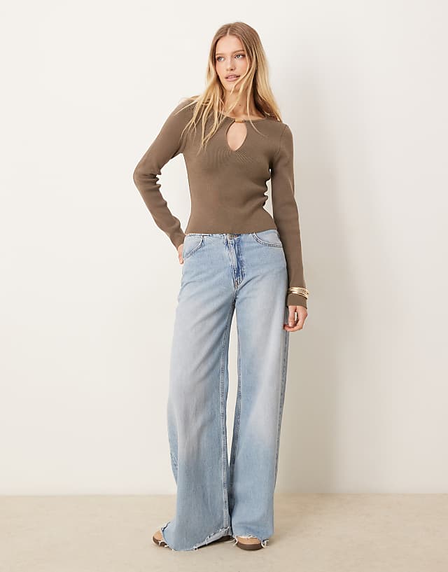 Asos ASOS DESIGN Knitted Keyhole Structured Top With Metal Detail In Mocha