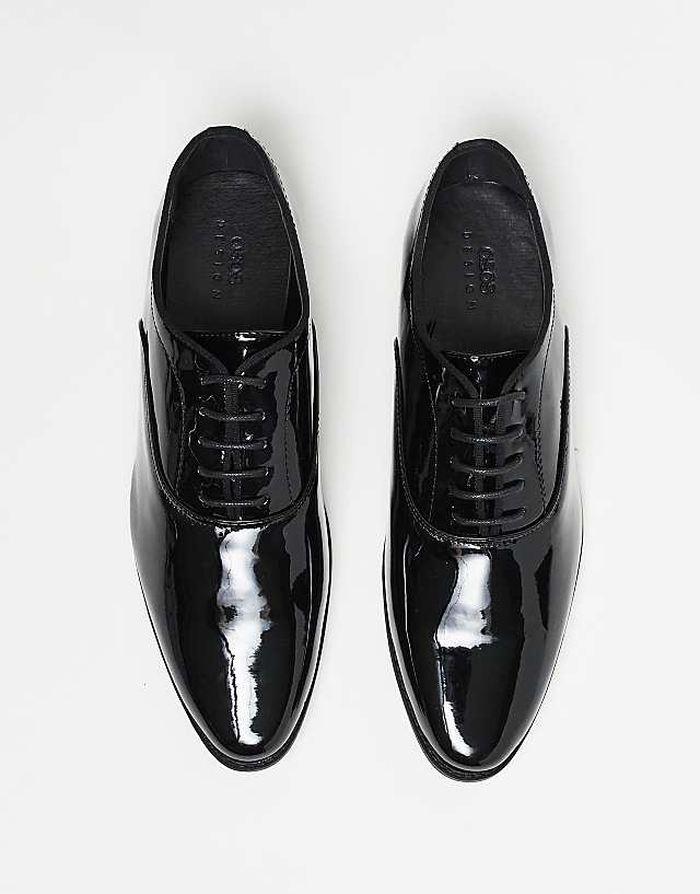 Asos ASOS DESIGN Lace Up Derby Shoes In Patent Black