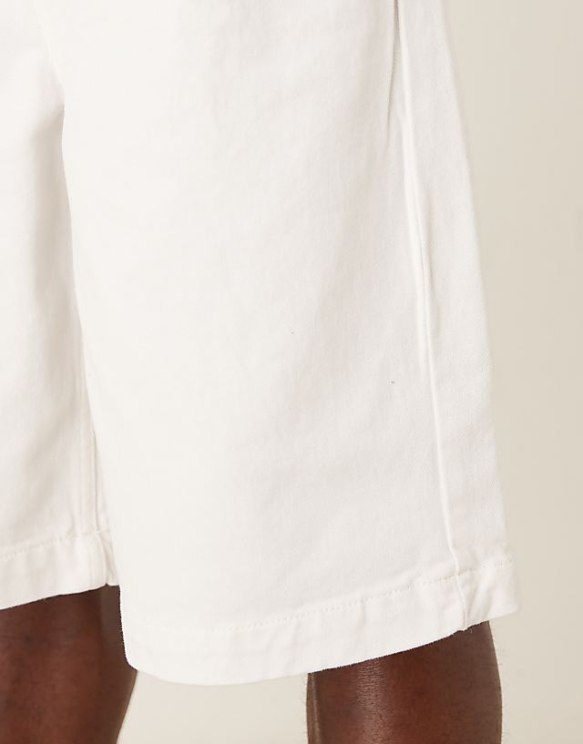 Asos ASOS DESIGN Long Length Pleated Denim Jort In White