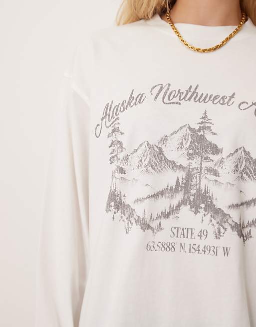 Asos ASOS DESIGN Long Sleeve Skater T-shirt With Alaska Graphic In White