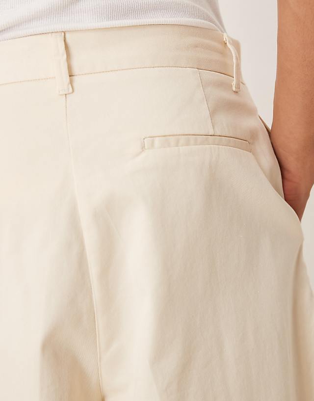 Asos ASOS DESIGN Longline Extreme Wide Leg Short In Beige